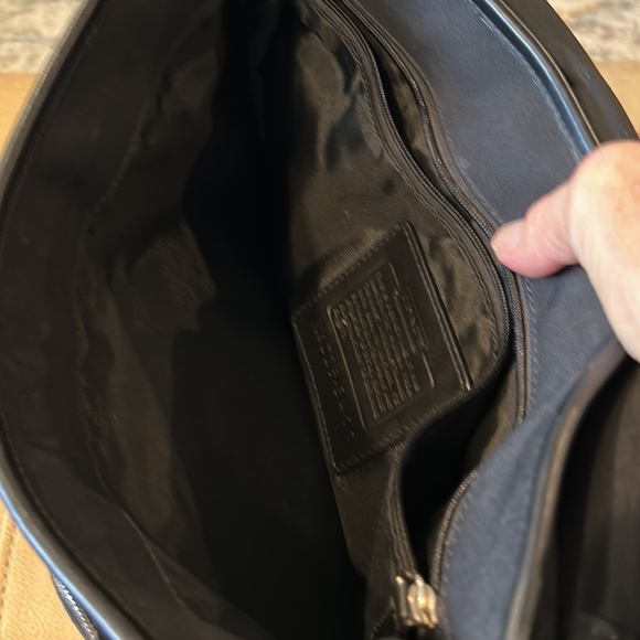 Coach, canvas with leather crossbag messenger bag with very sturdy metal closur - Picture 7 of 13